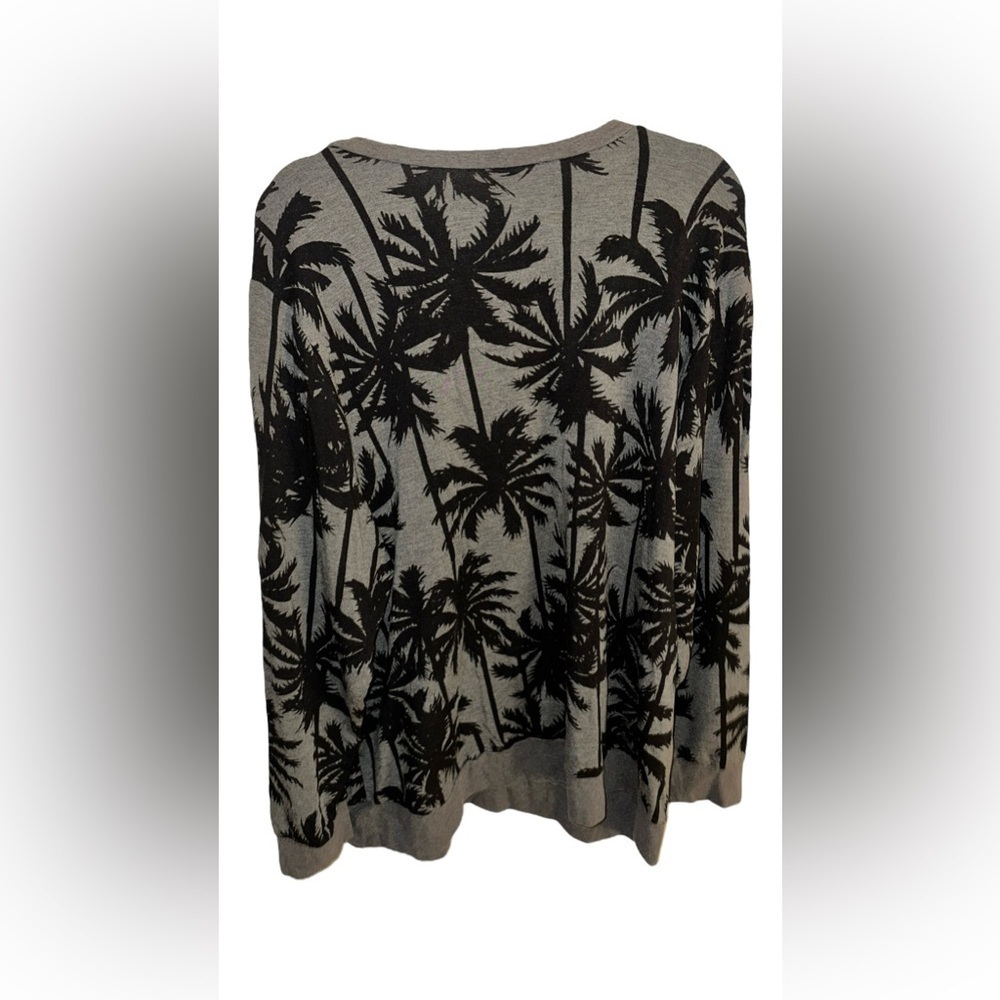 Torrid Gray/Black Palms & Rainbow/Ombre Skull Long Sleeve Lounge Sweatshirt Sz 4 - Picture 2 of 4